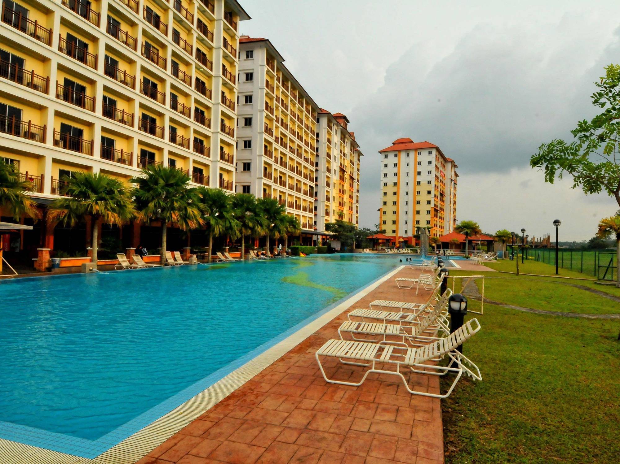 Suria Service Apartment-Hotel Bukit Merah Εξωτερικό φωτογραφία