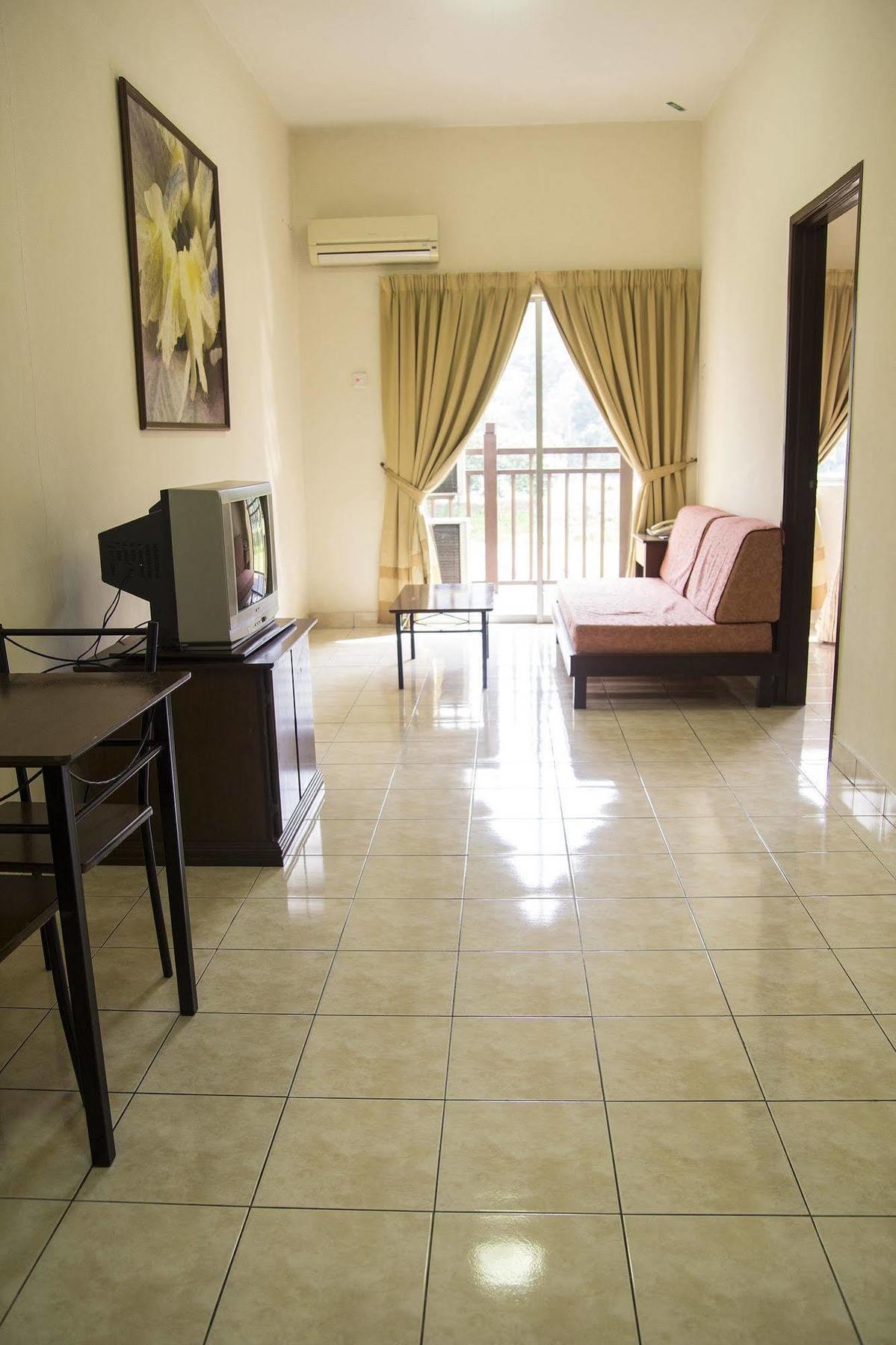 Suria Service Apartment-Hotel Bukit Merah Εξωτερικό φωτογραφία