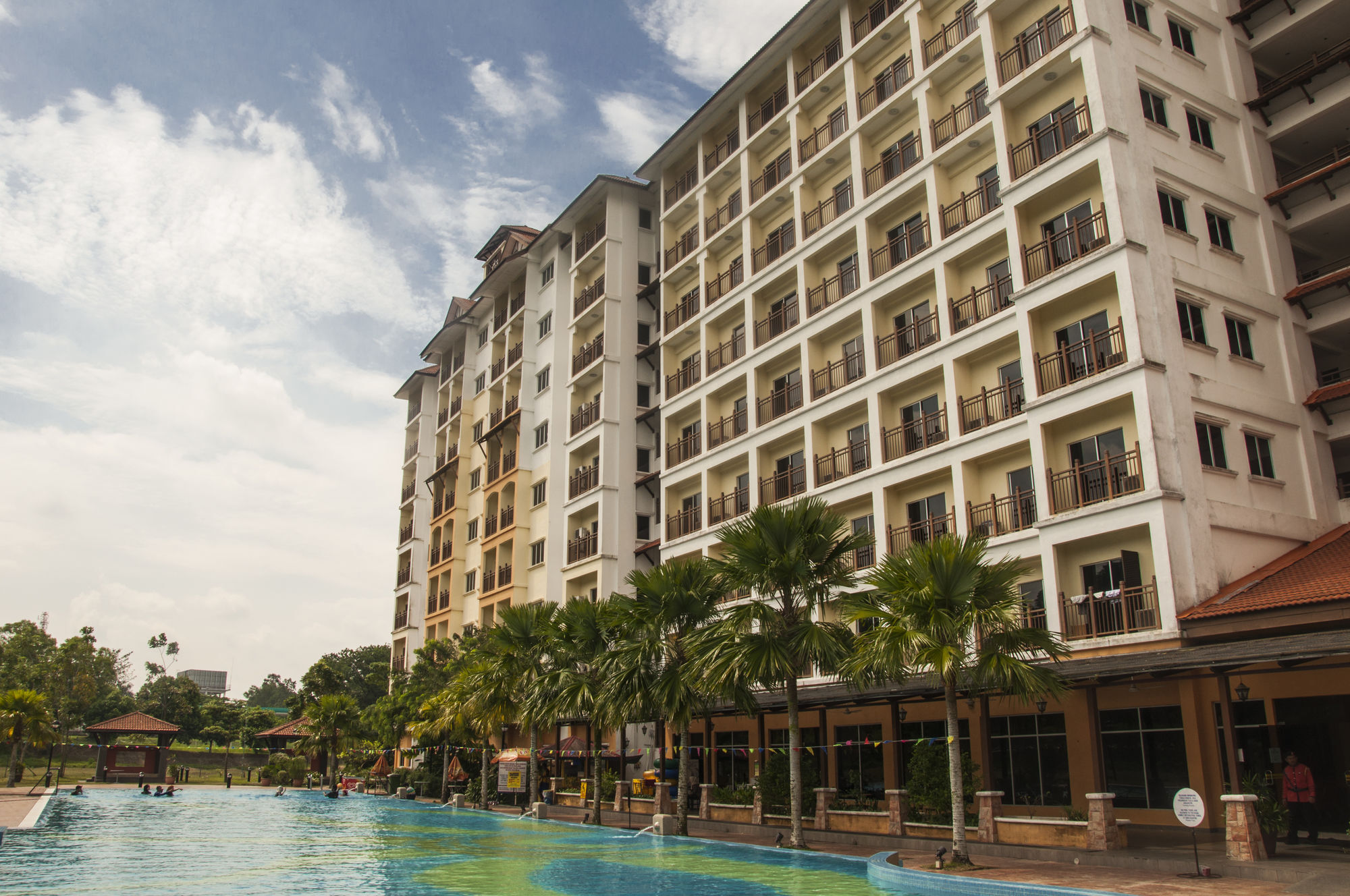 Suria Service Apartment-Hotel Bukit Merah Εξωτερικό φωτογραφία